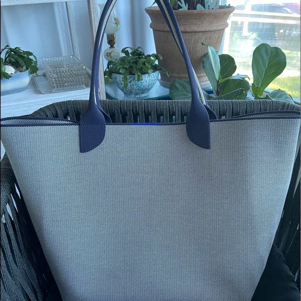 Rothy’s navy lightweight tote
